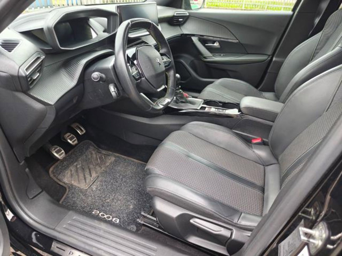 Peugeot 2008 PureTech 130 S&S EAT8 GT Line (5)
