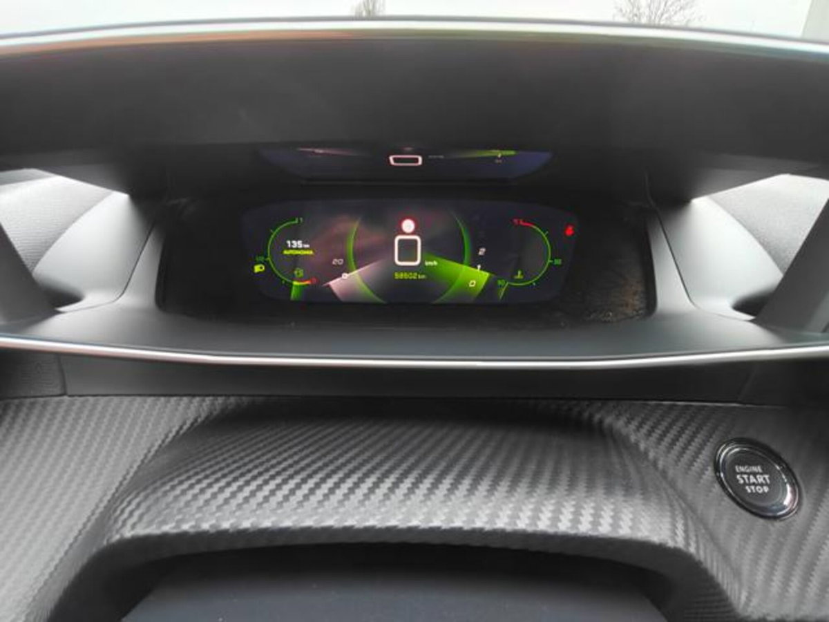 Peugeot 2008 PureTech 130 S&S EAT8 GT Line (9)