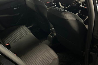 Peugeot 208 1.2 puretech Active s&s 75cv (14)