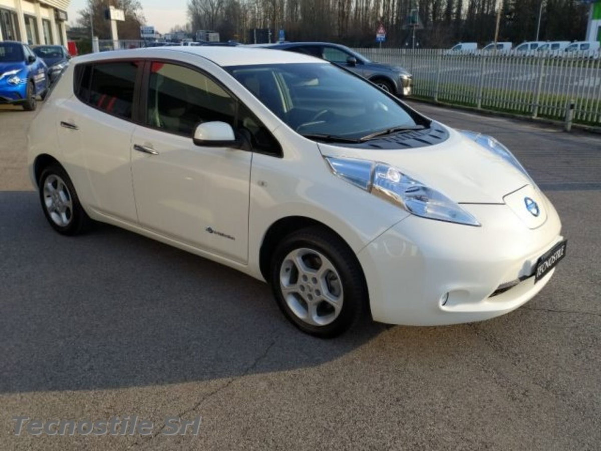 Nissan Leaf Acenta 30KWh (2)