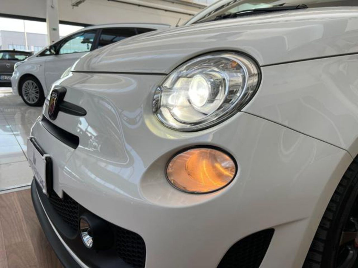 Abarth 595 595 1.4 Turbo T-Jet 160 CV Yamaha Factory Racing (17)