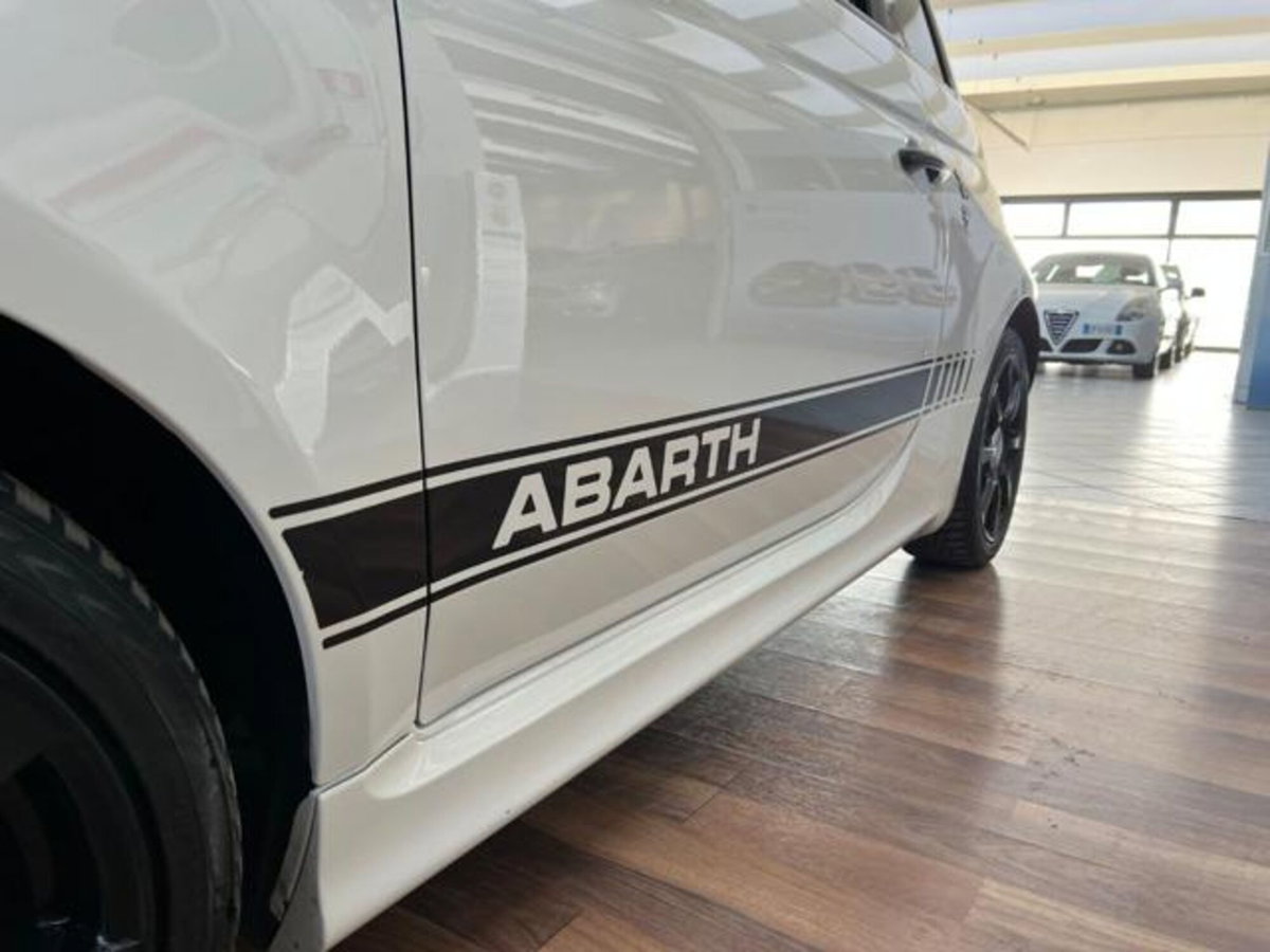 Abarth 595 595 1.4 Turbo T-Jet 160 CV Yamaha Factory Racing (19)
