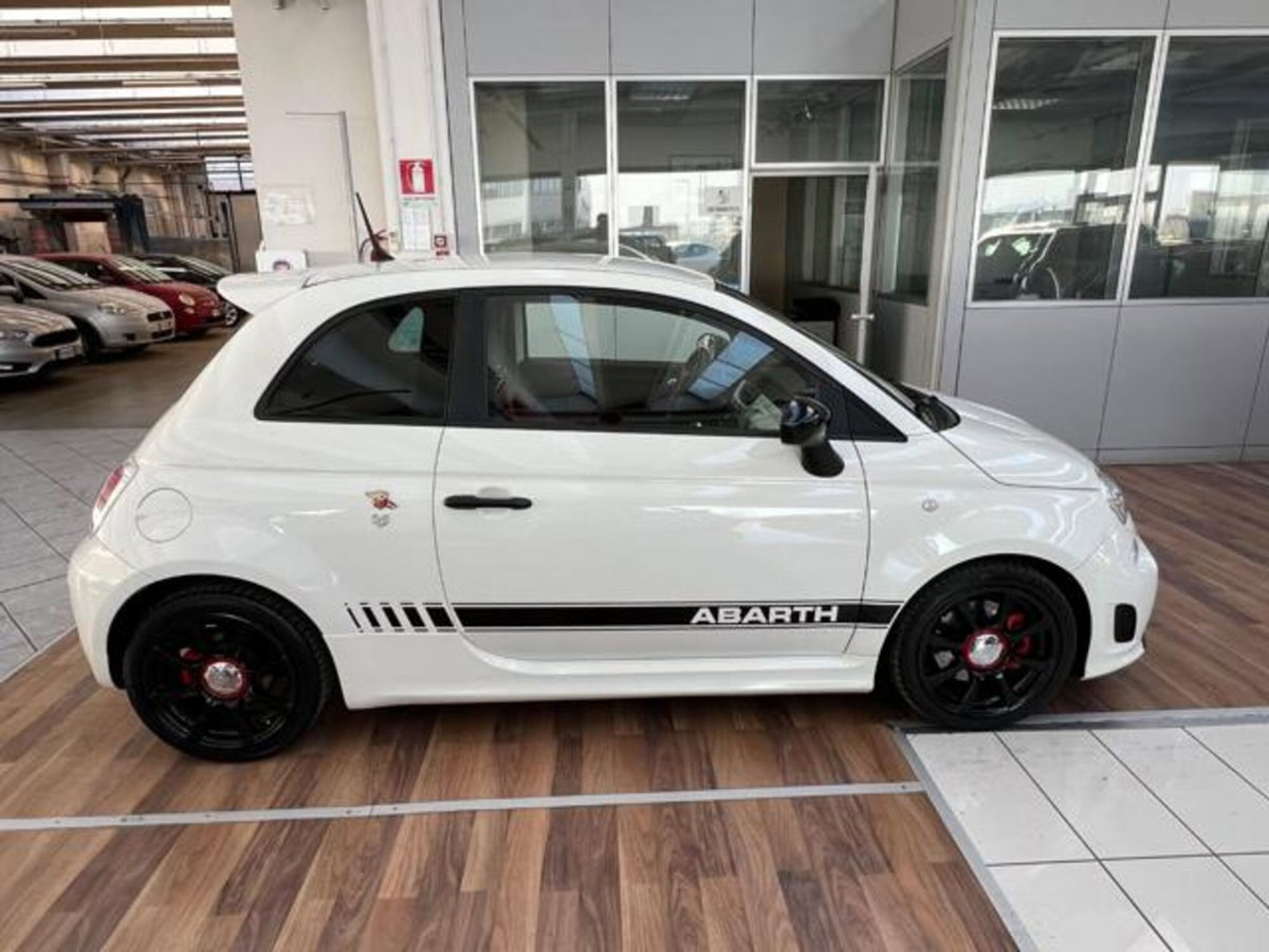 Abarth 595 595 1.4 Turbo T-Jet 160 CV Yamaha Factory Racing (8)