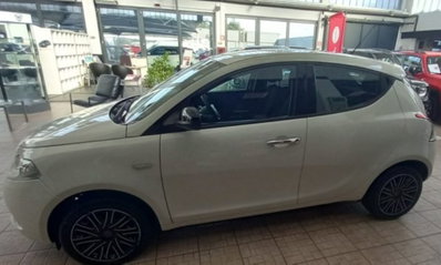 Lancia Ypsilon 1.2 69 CV 5 porte Gold (3)