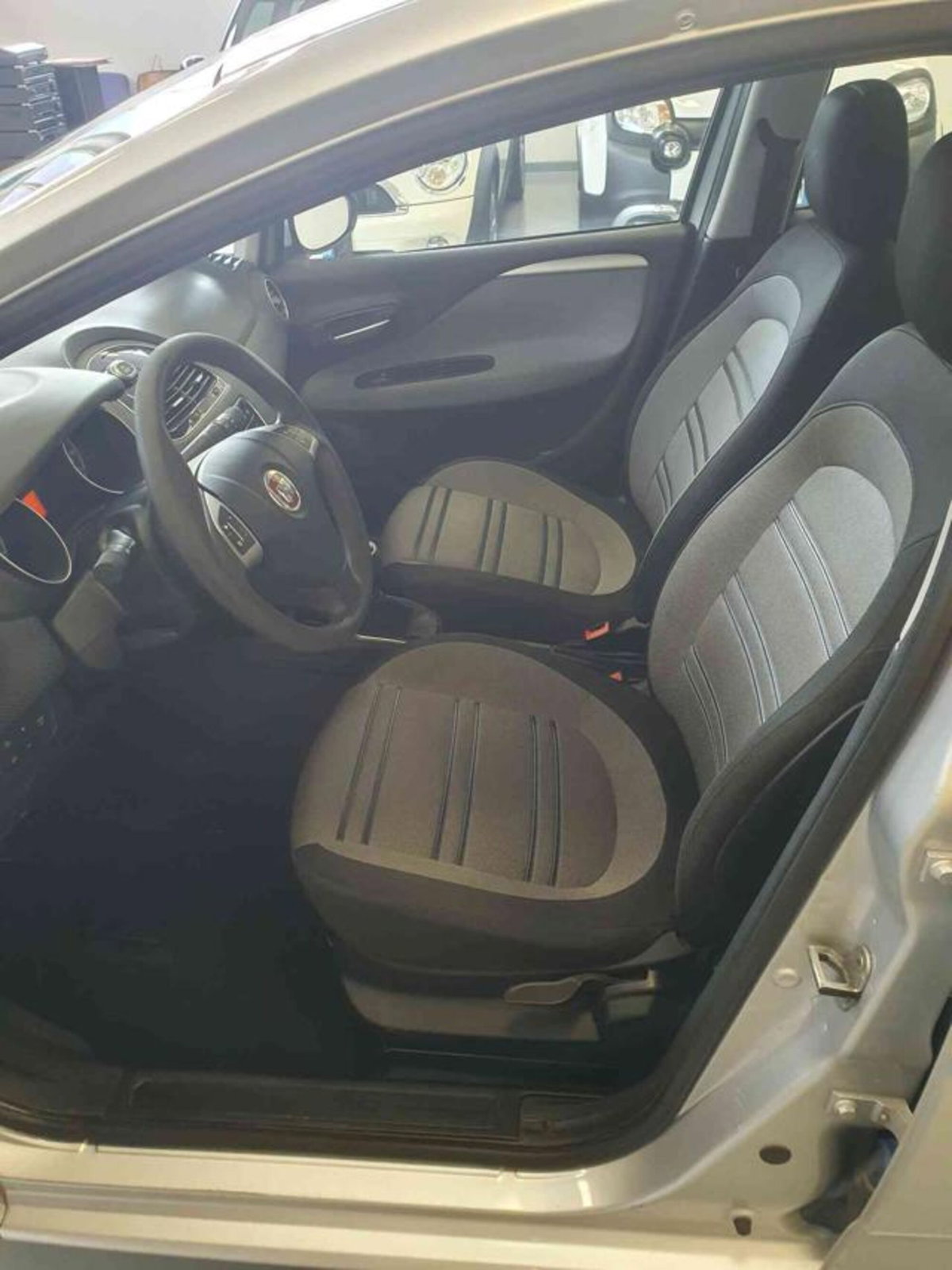 Fiat Punto Evo 1.3 Mjt 75 CV 5 porte Active (5)