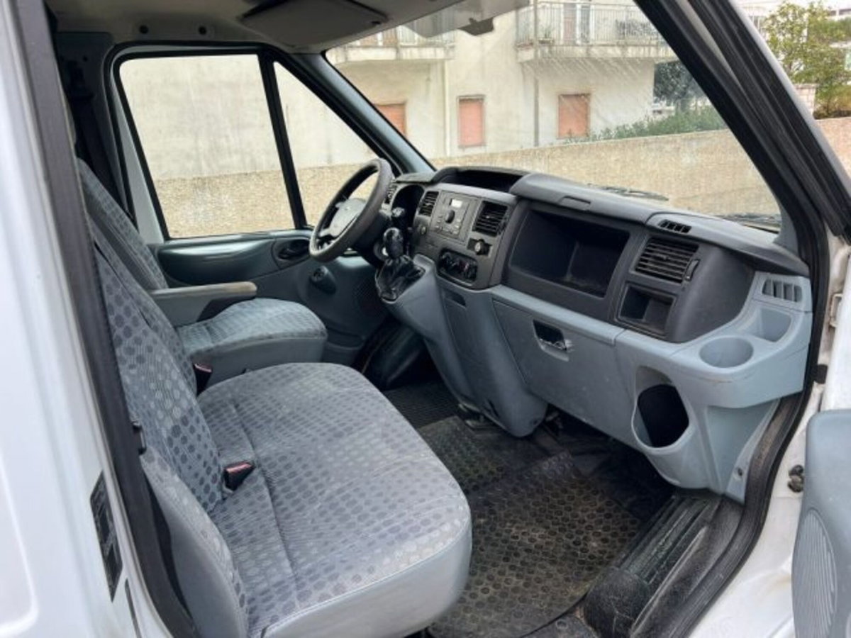Ford Transit Van Furgone 350L 2.2 TDCi/130 PL-TA Furgone (7)