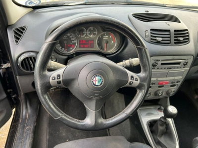 Alfa Romeo 147 1.9 JTD (120) 5 porte Moving (10)