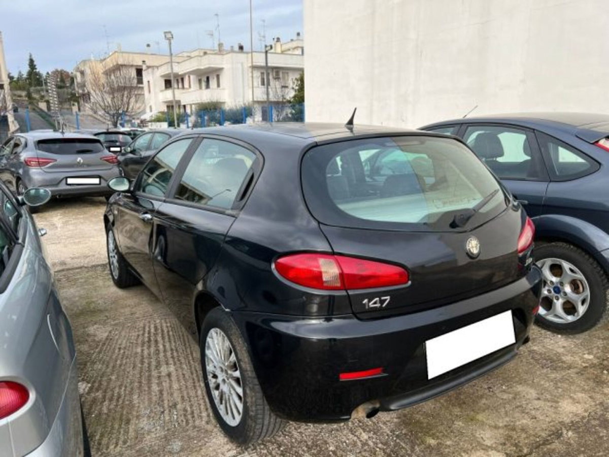 Alfa Romeo 147 1.9 JTD (120) 5 porte C'N'C (4)