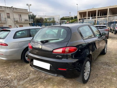 Alfa Romeo 147 1.9 JTD (120) 5 porte Moving (5)