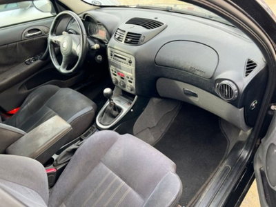 Alfa Romeo 147 1.9 JTD (120) 5 porte Moving (8)