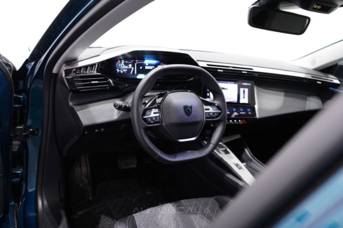Peugeot 408 1.6 hybrid phev Allure 180cv e-eat8 (12)