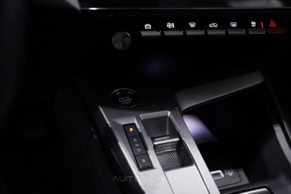 Peugeot 408 1.6 hybrid phev Allure 180cv e-eat8 (17)