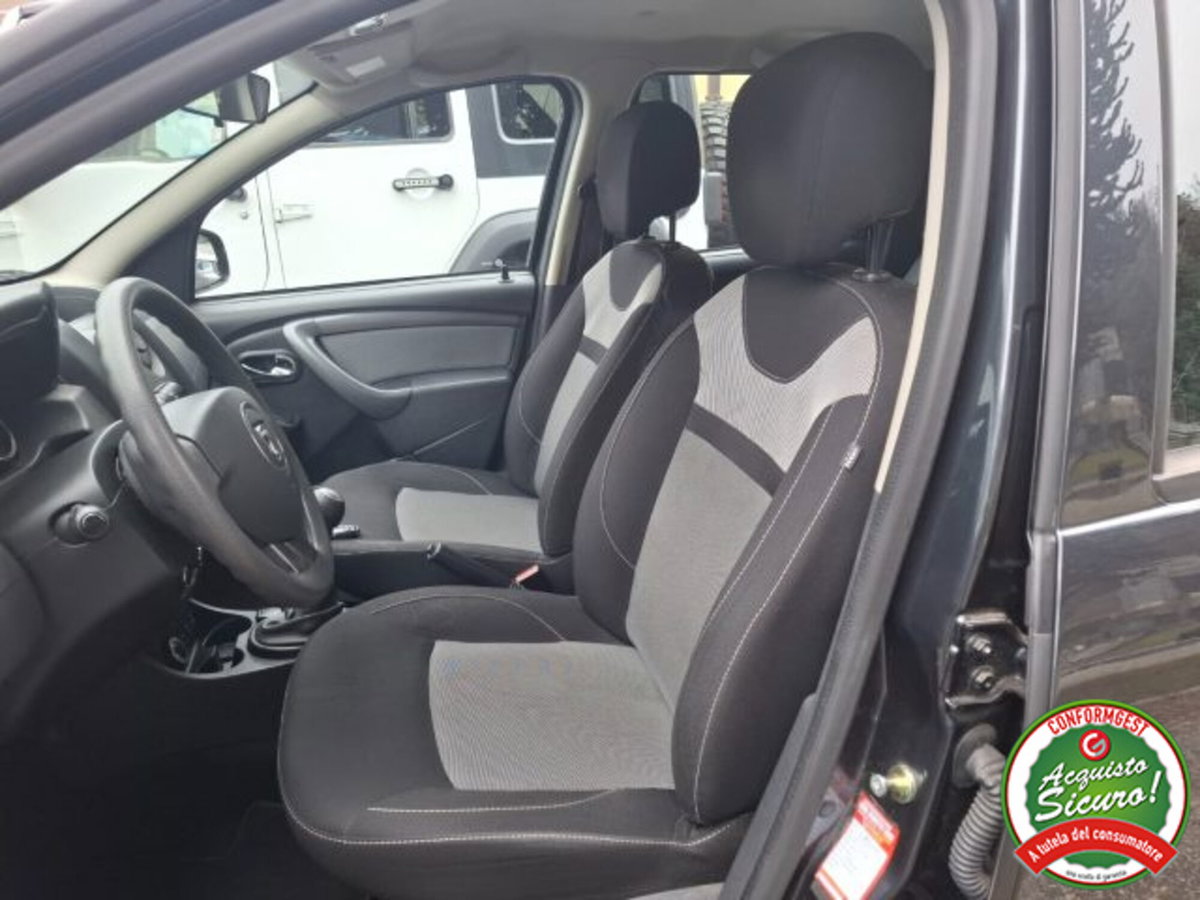 Dacia Duster 1.5 dCi 110CV S&S 4x4 Serie Speciale Lauréate Family (9)