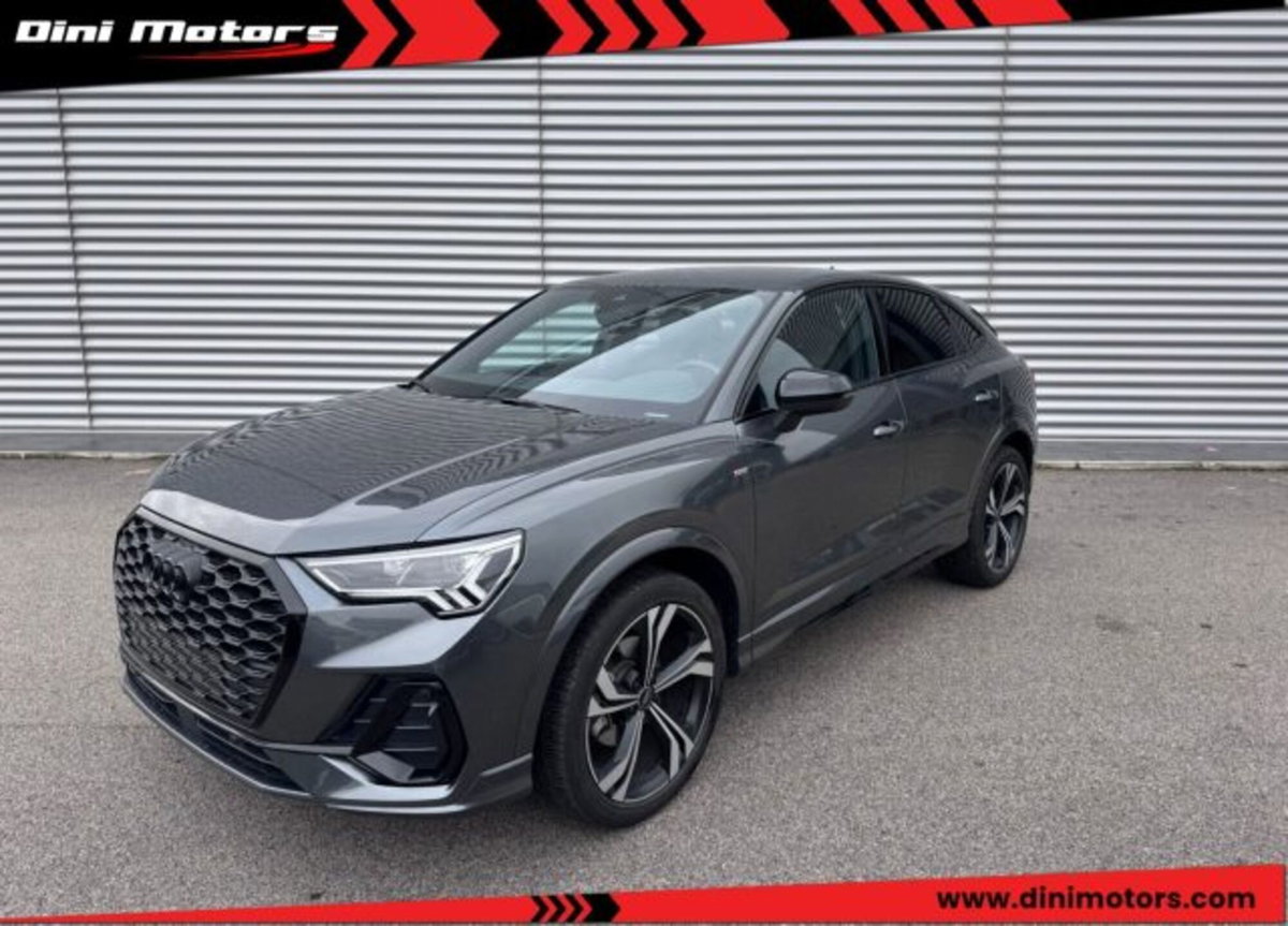 Audi Q3 Sportback 35 2.0 tdi Identity Black s-tronic