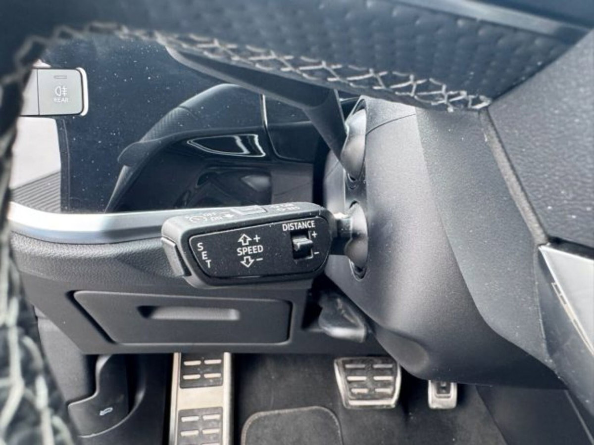 Audi Q3 Sportback 35 2.0 tdi Identity Black s-tronic (12)