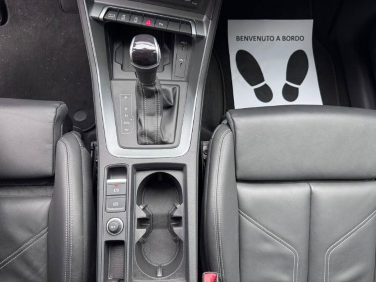 Audi Q3 Sportback 35 2.0 tdi Identity Black s-tronic (19)