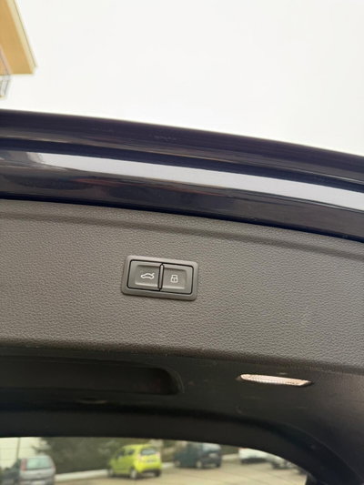 Audi Q5 35 TDI quattro S tronic Design (11)