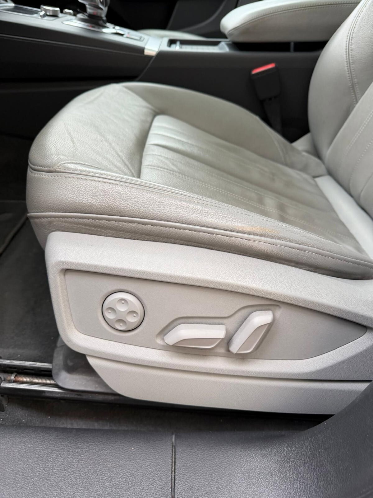 Audi Q5 35 TDI quattro S tronic Design (16)