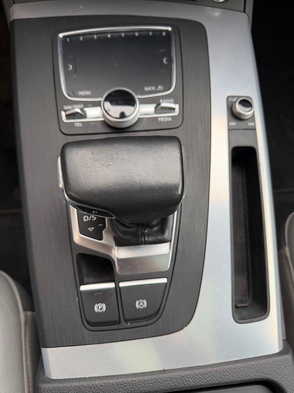 Audi Q5 35 TDI quattro S tronic Design (19)