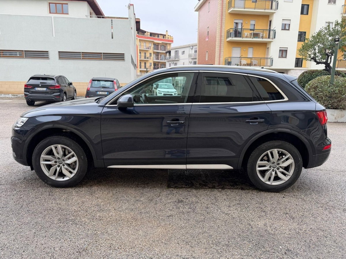 Audi Q5 35 TDI quattro S tronic Design (4)