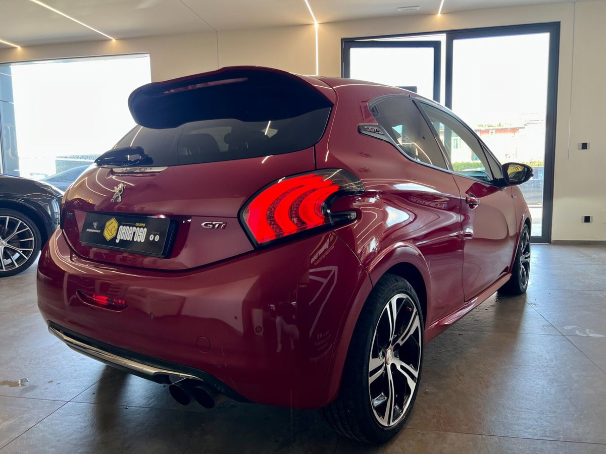 Peugeot 208 THP 200 CV 3 porte GTi (3)