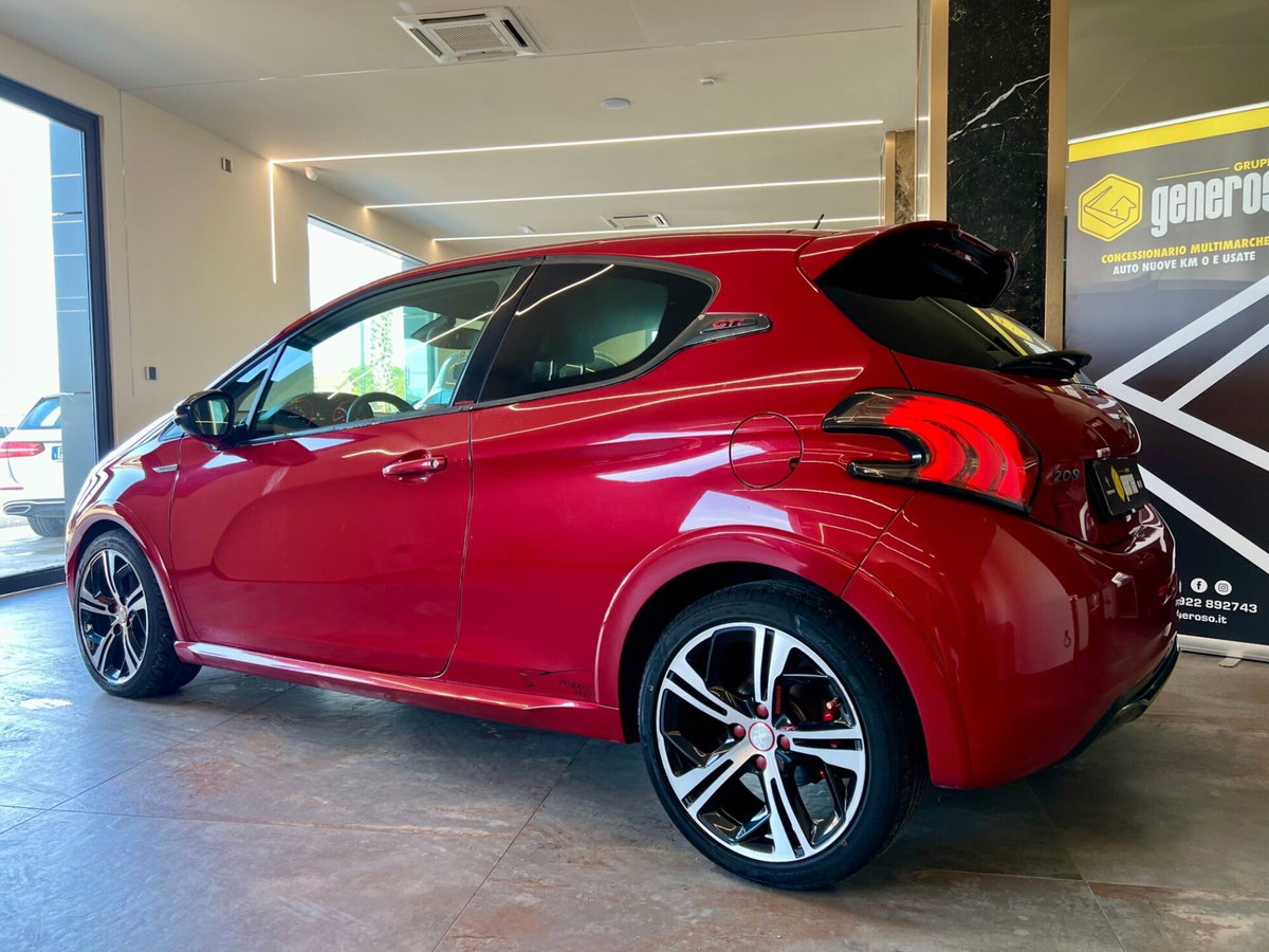 Peugeot 208 THP 200 CV 3 porte GTi (5)