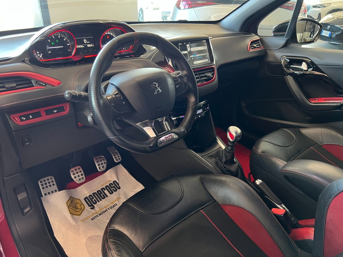 Peugeot 208 THP 200 CV 3 porte GTi (7)