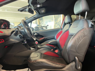 Peugeot 208 THP 200 CV 3 porte GTi (9)