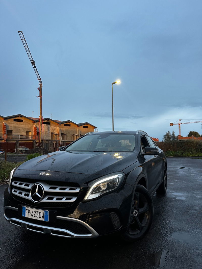 Mercedes-Benz GLA SUV 180 d Premium
