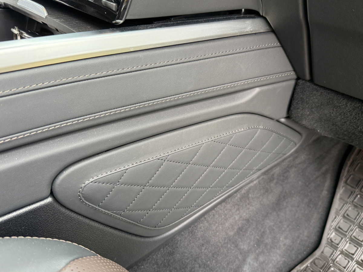 Mercedes-Benz Classe G 500 Stronger Than Time Edition (13)