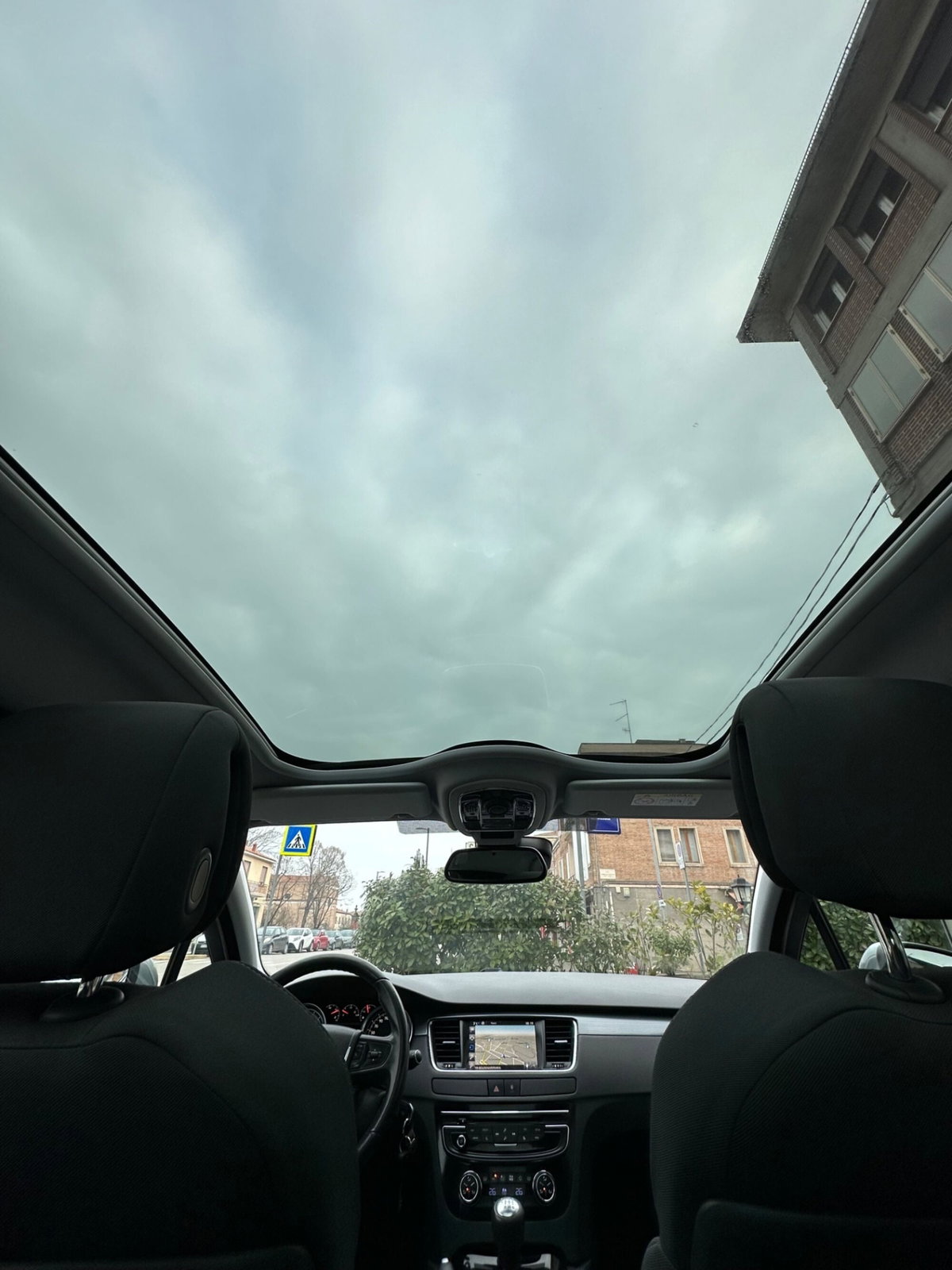 Peugeot 508 SW BlueHDi 120 EAT6 S&S Allure (17)