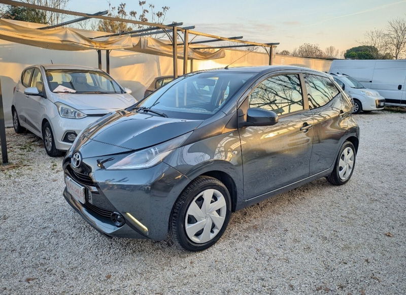 Toyota Aygo 1.0 VVT-i 69 CV 3 porte x-play