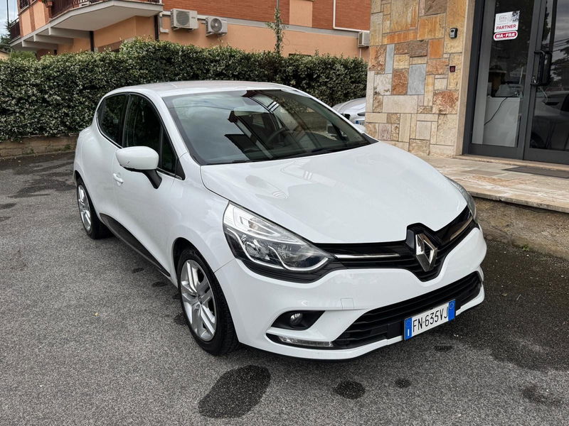 Renault Clio 1.2 75 CV 5 porte Duel