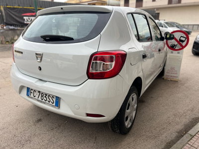 Dacia Sandero 1.2 75CV Lauréate (2)