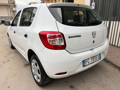 Dacia Sandero 1.2 75CV Lauréate (4)