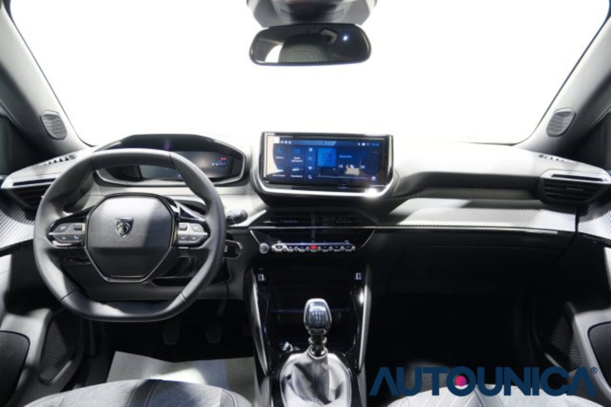 Peugeot 2008 PureTech 100 S&S Allure (10)