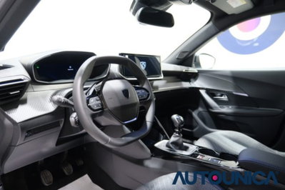 Peugeot 2008 PureTech 100 S&S Allure (5)