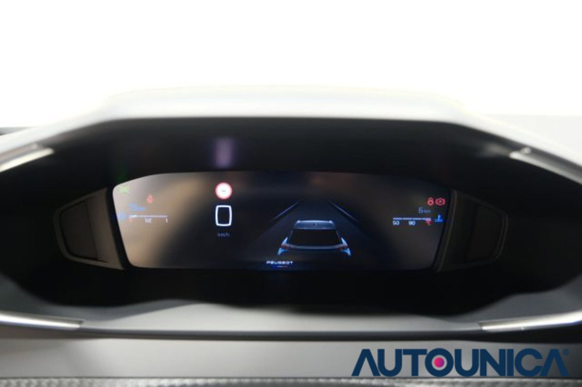 Peugeot 2008 PureTech 100 S&S Allure (8)