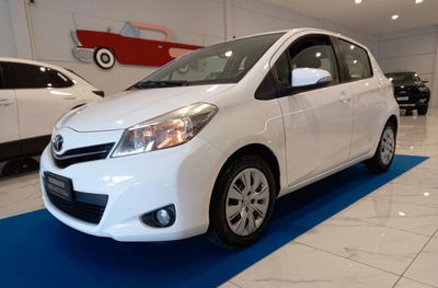 Toyota Yaris 1.0 5 porte Lounge usata