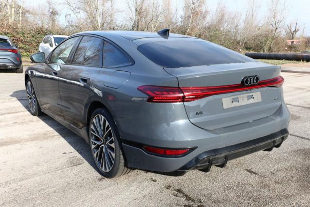 Audi A6 Sportback e-tron S line edition quattro 428cv (3)