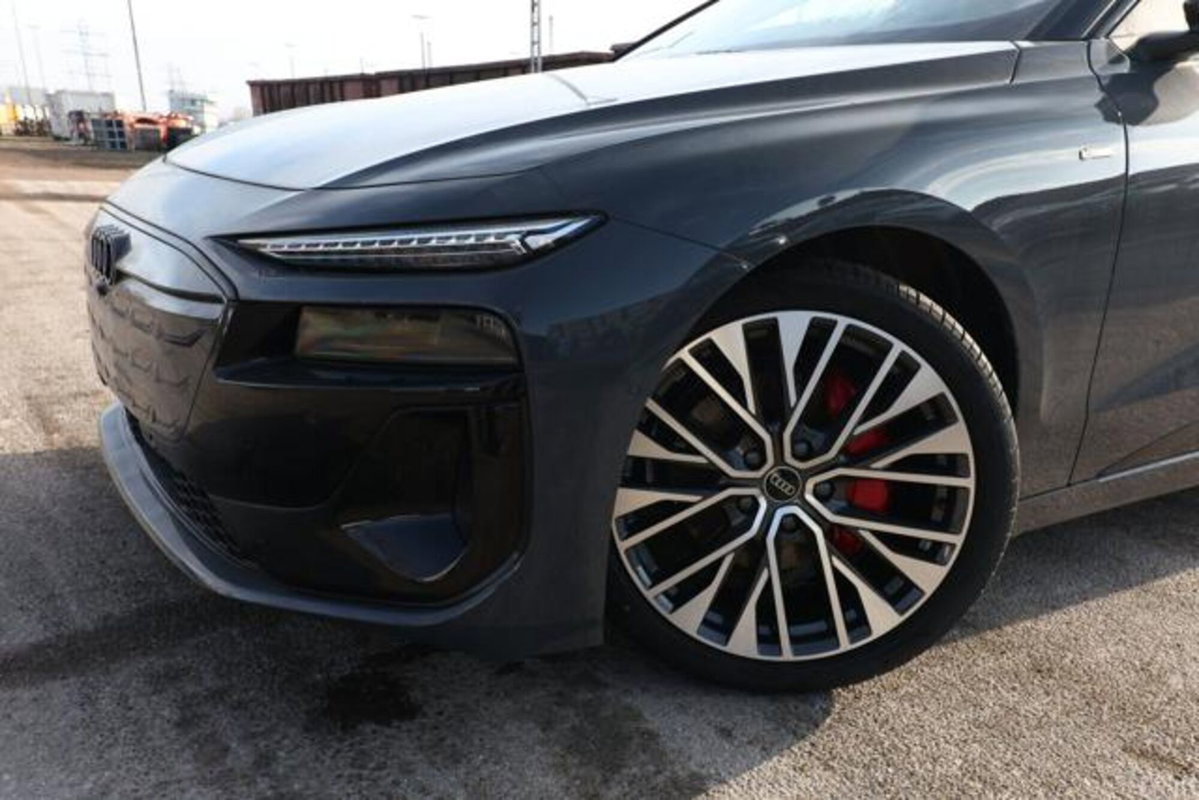 Audi A6 Sportback e-tron S line edition quattro 428cv (4)