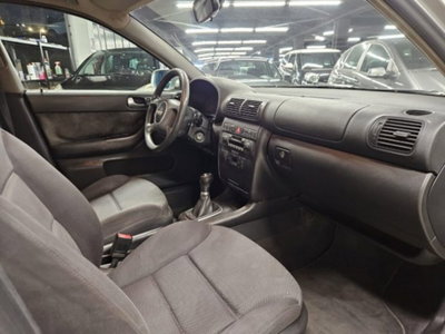 Audi A3 1.9 TDI/130 CV cat 5p. Ambiente (9)