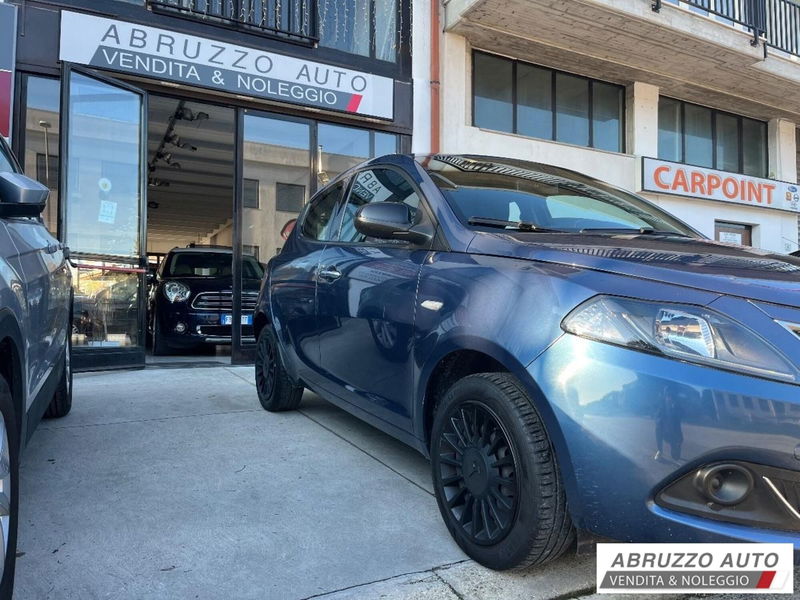 Lancia Ypsilon 1.0 FireFly 5 porte S&S Hybrid Ecochic Gold