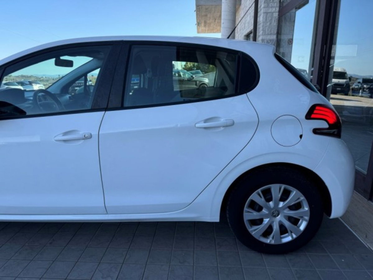 Peugeot 208 75 5 porte Van Active (11)