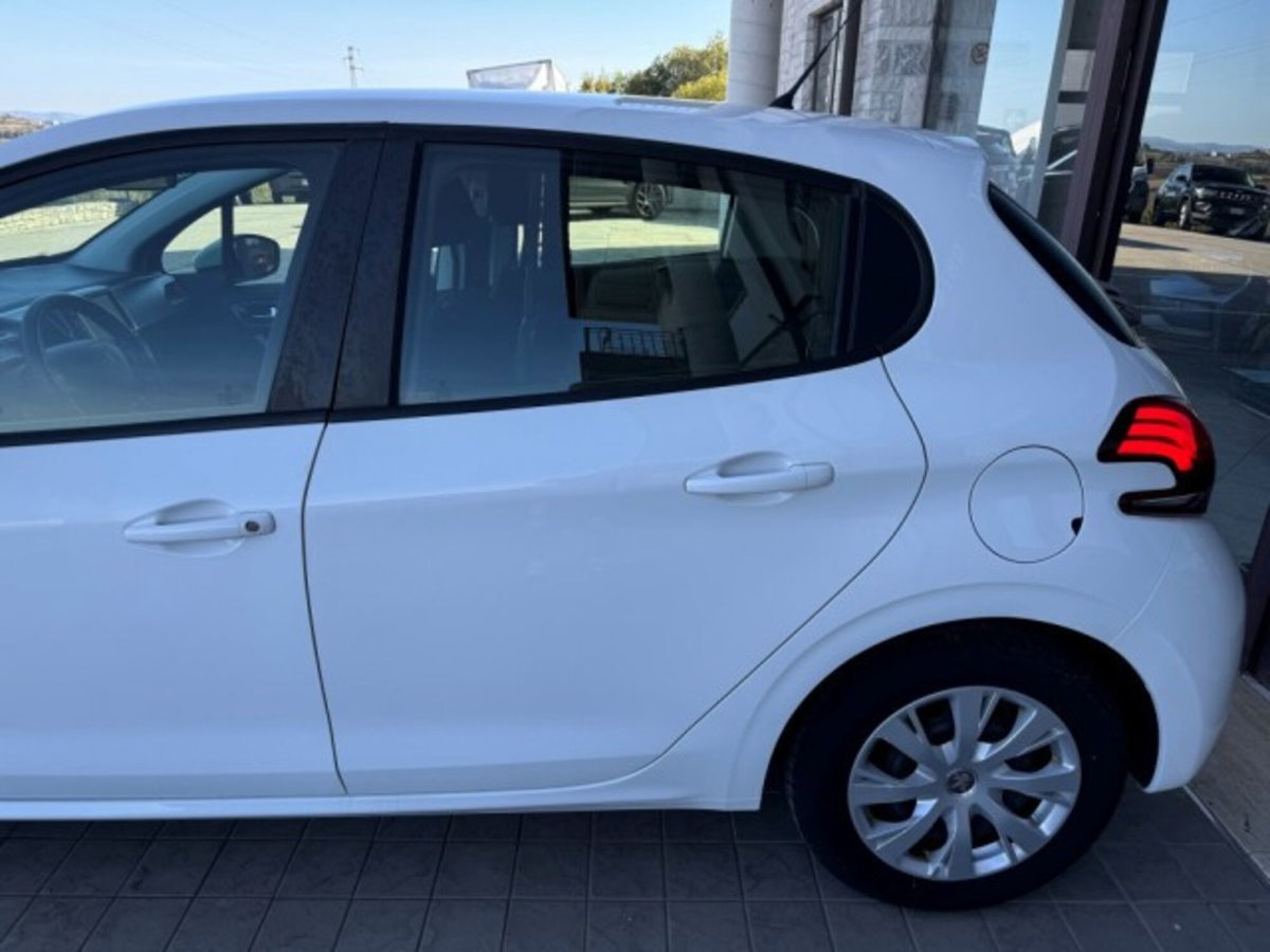 Peugeot 208 75 5 porte Van Active (12)