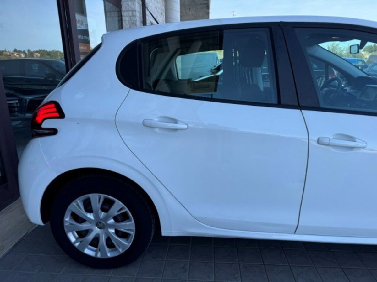 Peugeot 208 75 5 porte Van Active (8)