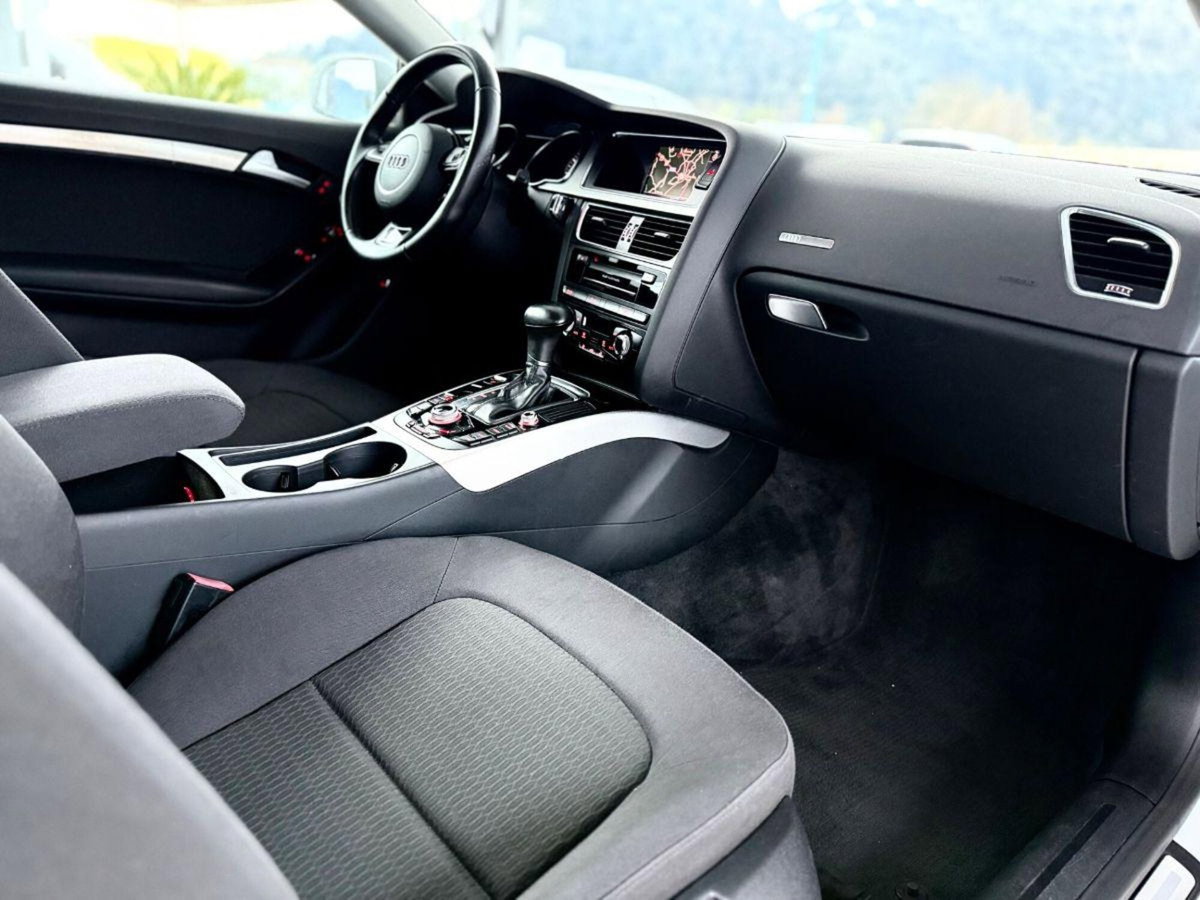 Audi A5 Coupé 2.0 TDI 177 CV multitronic Business Plus (14)