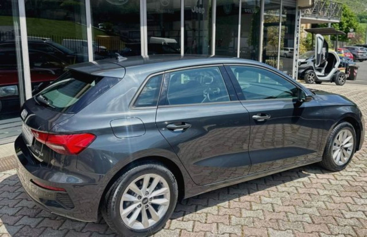 Audi A3 Sportback 35 TDI S tronic Business (2)