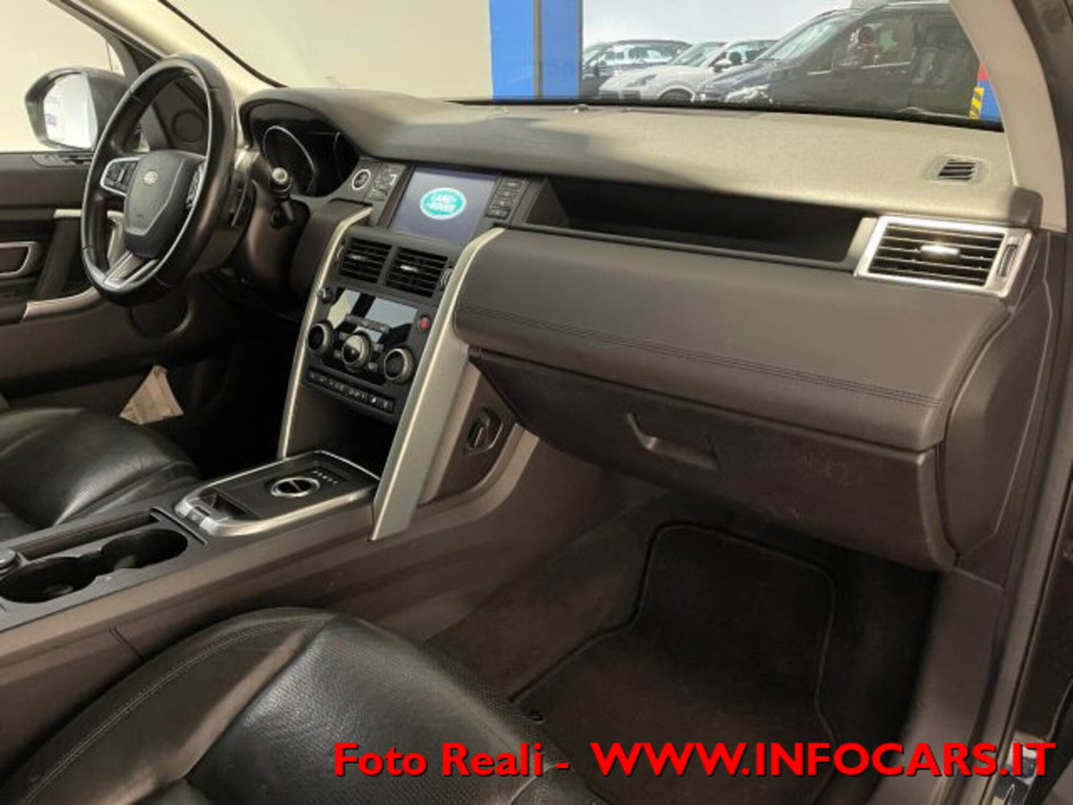 Land Rover Discovery Sport 2.2 TD4 HSE (12)
