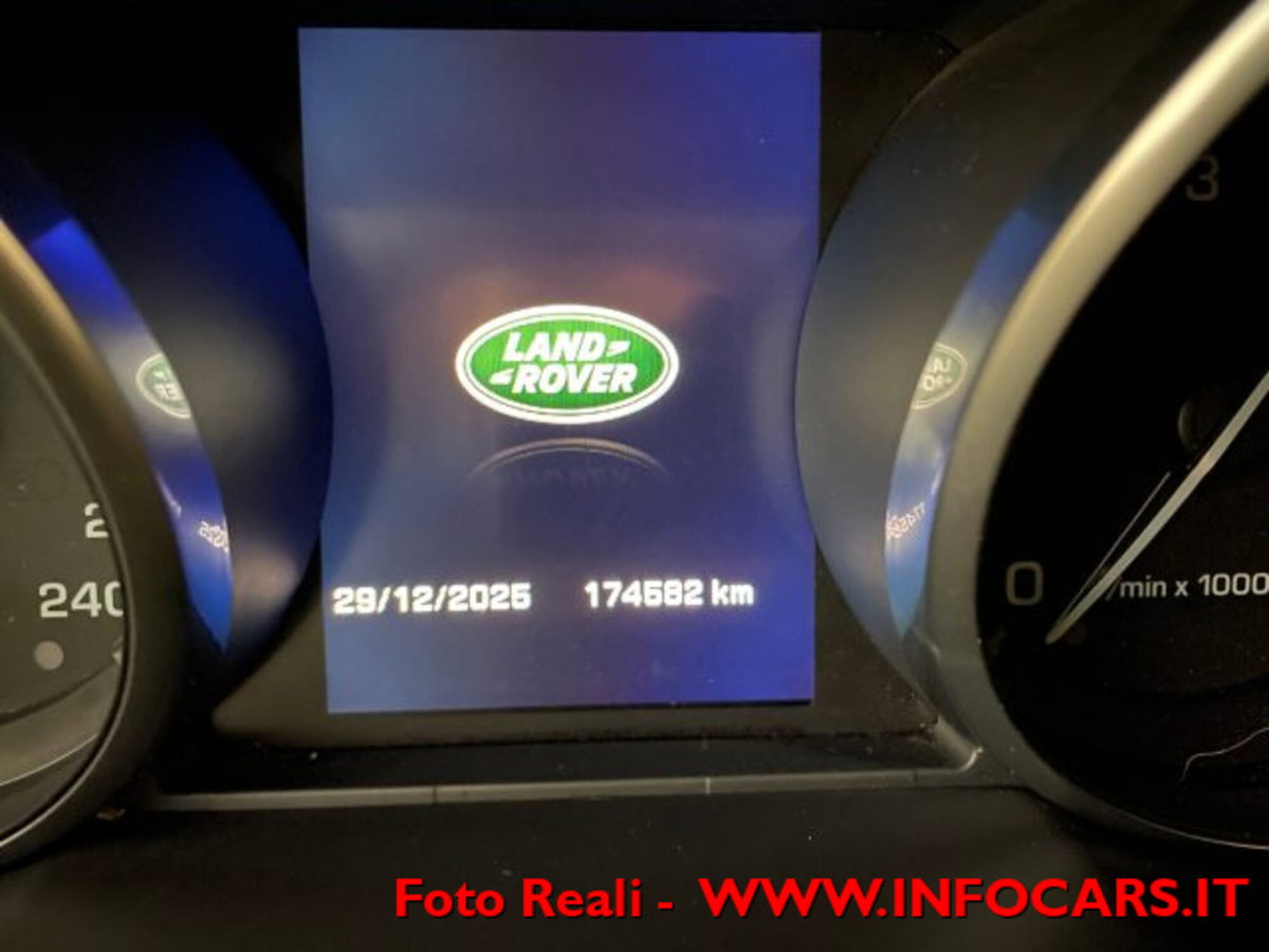 Land Rover Discovery Sport 2.2 TD4 HSE (13)